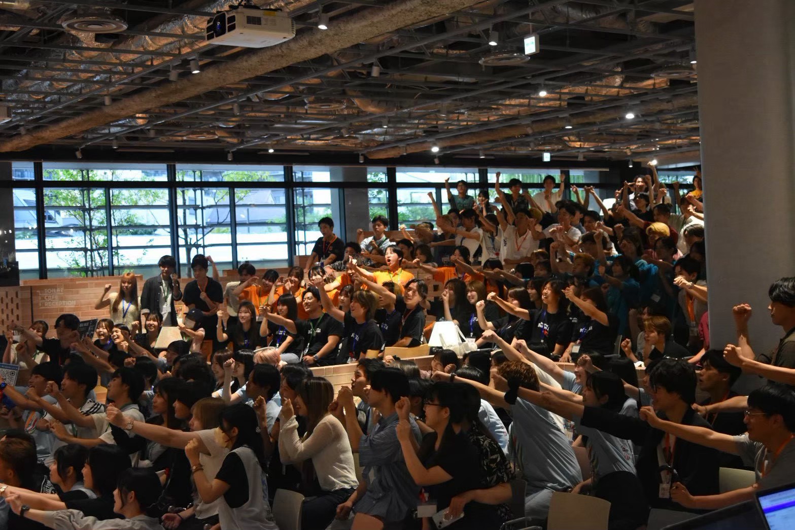 会場全員参加のステージ企画の様子（2026年9月・Vol.3）